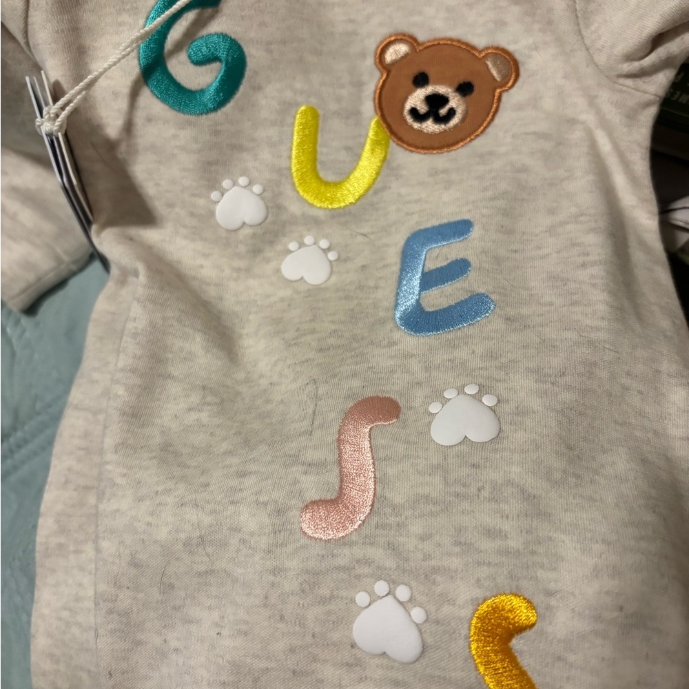 GUESS Kids Gray/Beige One Piece Sleeper with Bear Design (0-3 Months) NWT - Picture 6 of 7
